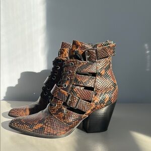 Steve Madden Palermo Snakeskin Ankle Boots size 7.5